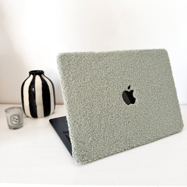 Comment entretenir et nettoyer une coque MacBook en bouclette ?